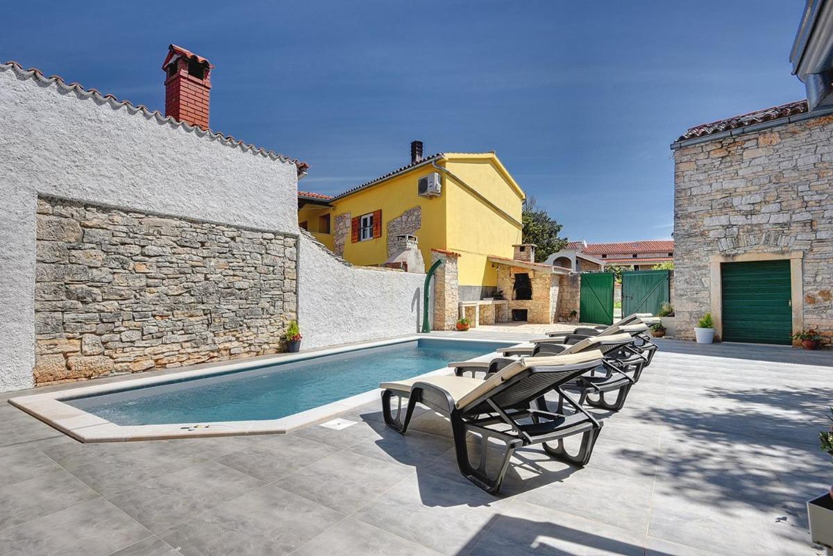 Villa Micol Gajana Exteriör bild